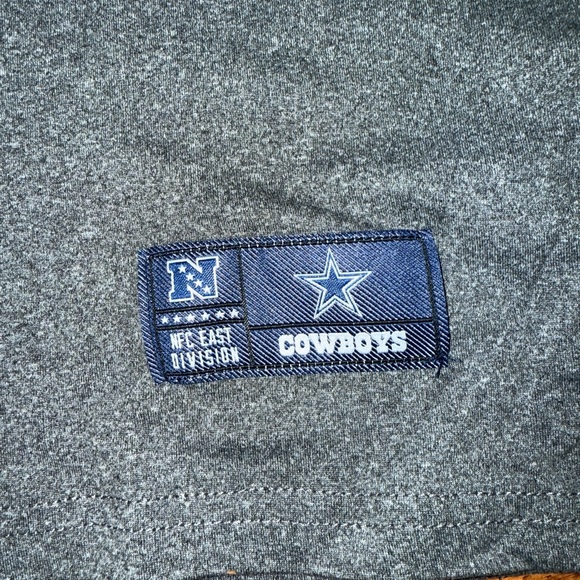 Dallas Cowboy’s NWT T-shirt retail $40 - Picture 2 of 5